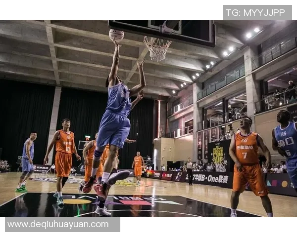 飞翼与华盛顿奇异的激烈对决展现篮球魅力与团队精神的巅峰较量